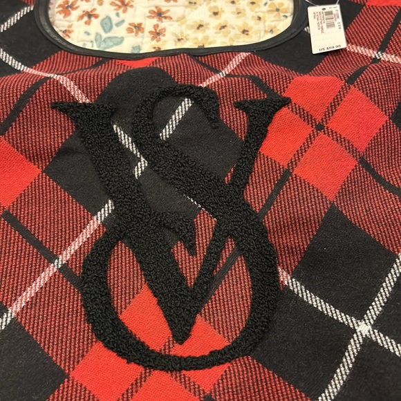 NWT Victoria’s Secret flannel tote. - Picture 5 of 10